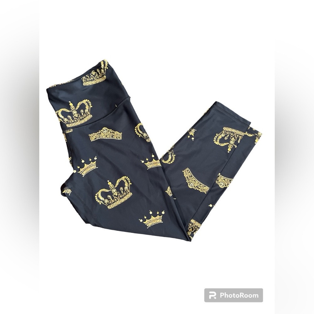 LIKE NEW Victoria Sport Crown Cropped Leggings - Black/Gold - Sz Large
